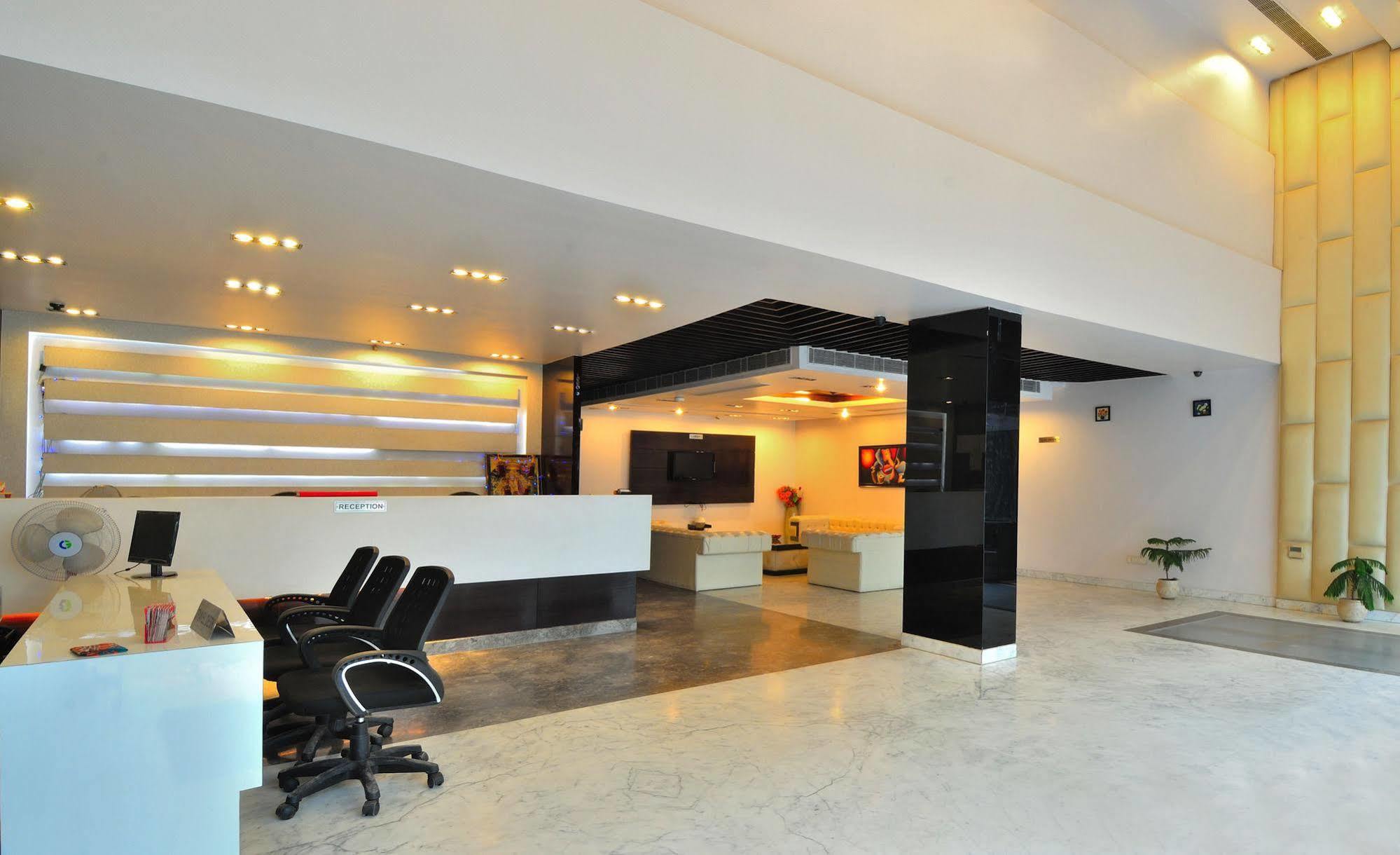Hotel Elegance New Delhi Exterior foto