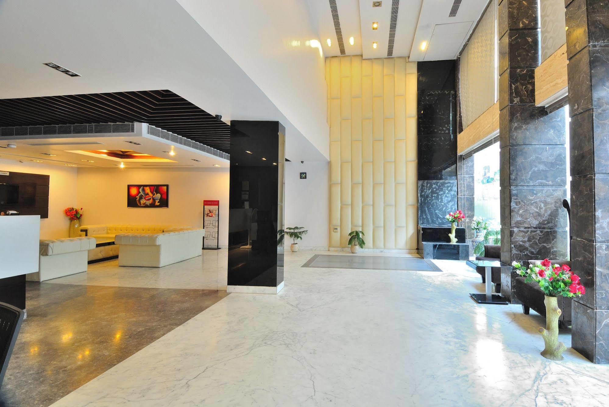 Hotel Elegance New Delhi Exterior foto