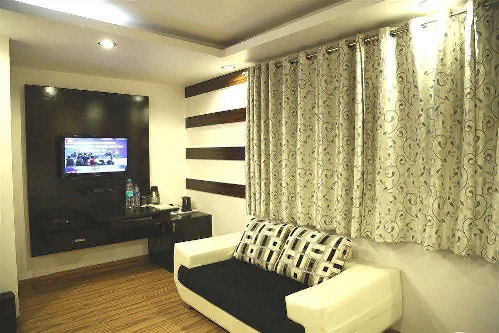Hotel Elegance New Delhi Exterior foto