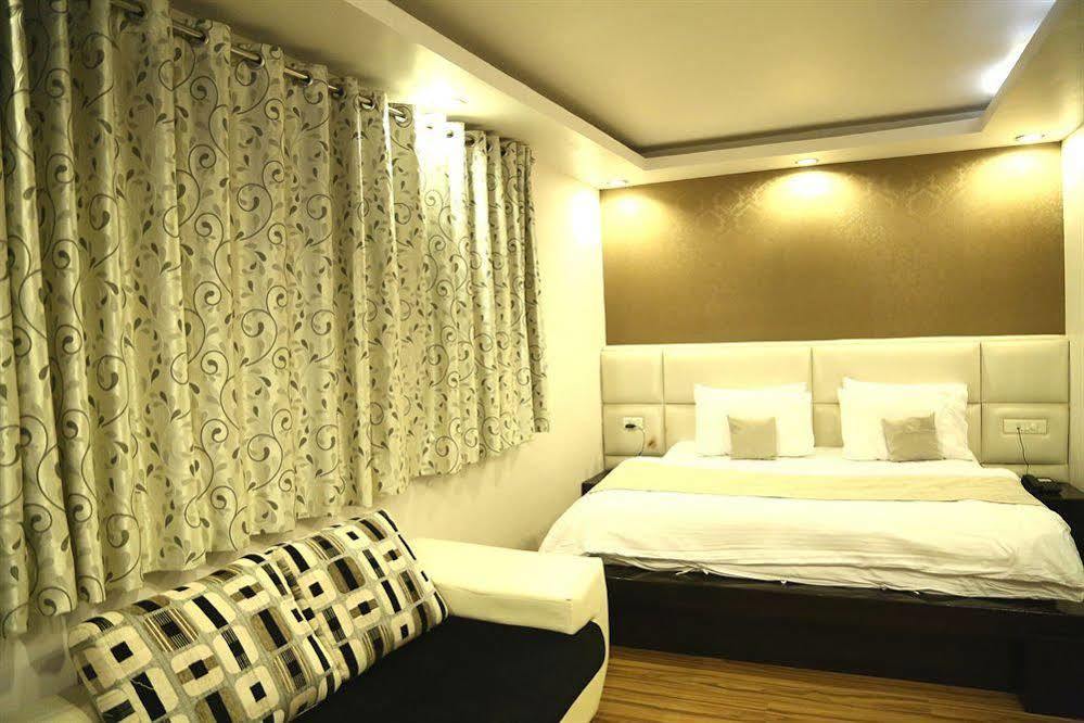 Hotel Elegance New Delhi Exterior foto